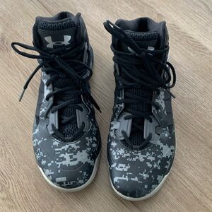 Mens Under Armour Charged Lightening Basketball Shoes Size 10 Sneaker Black